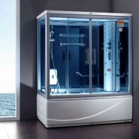 intérieur insolite d'une salle de bain avec douche aux couleurs vives photo