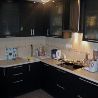 belle chambre à coucher en couleur café avec photo au lait