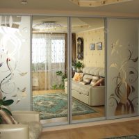 petite armoire dans le style de l'image du couloir