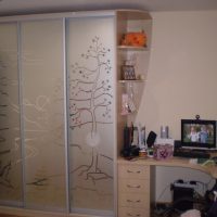 grande armoire dans le style de la photo de la chambre