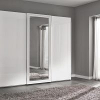 petite armoire dans le style de la photo de la chambre