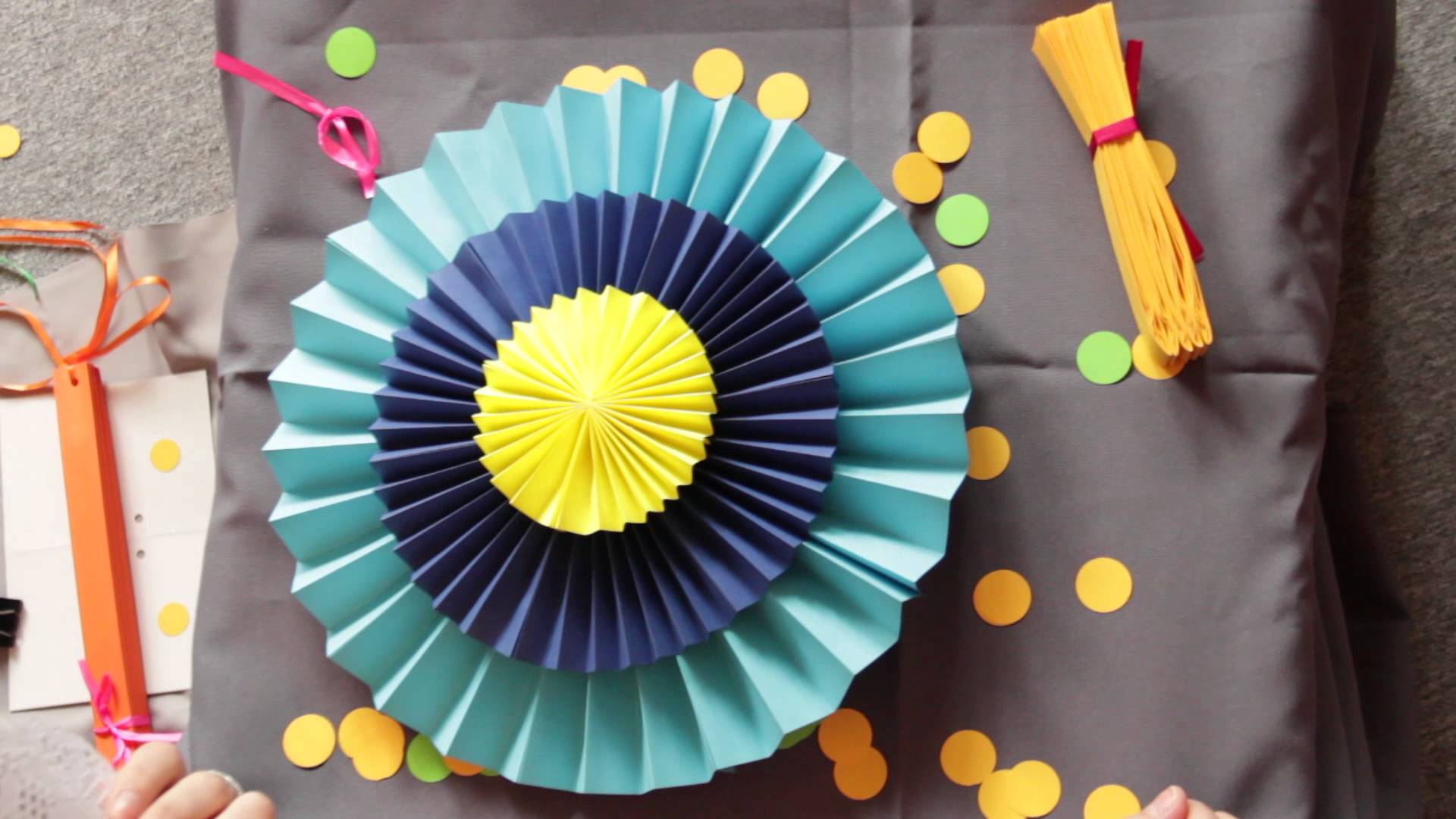 éventail en papier dans la conception du couloir