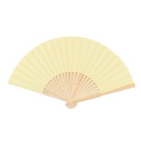 ventilateur en carton dans la photo intérieure de la salle