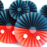 éventail en carton dans le style du couloir photo