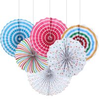 éventail de papier dans l'image de style couloir