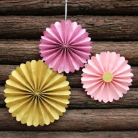 éventail en carton dans la photo intérieure de la cuisine