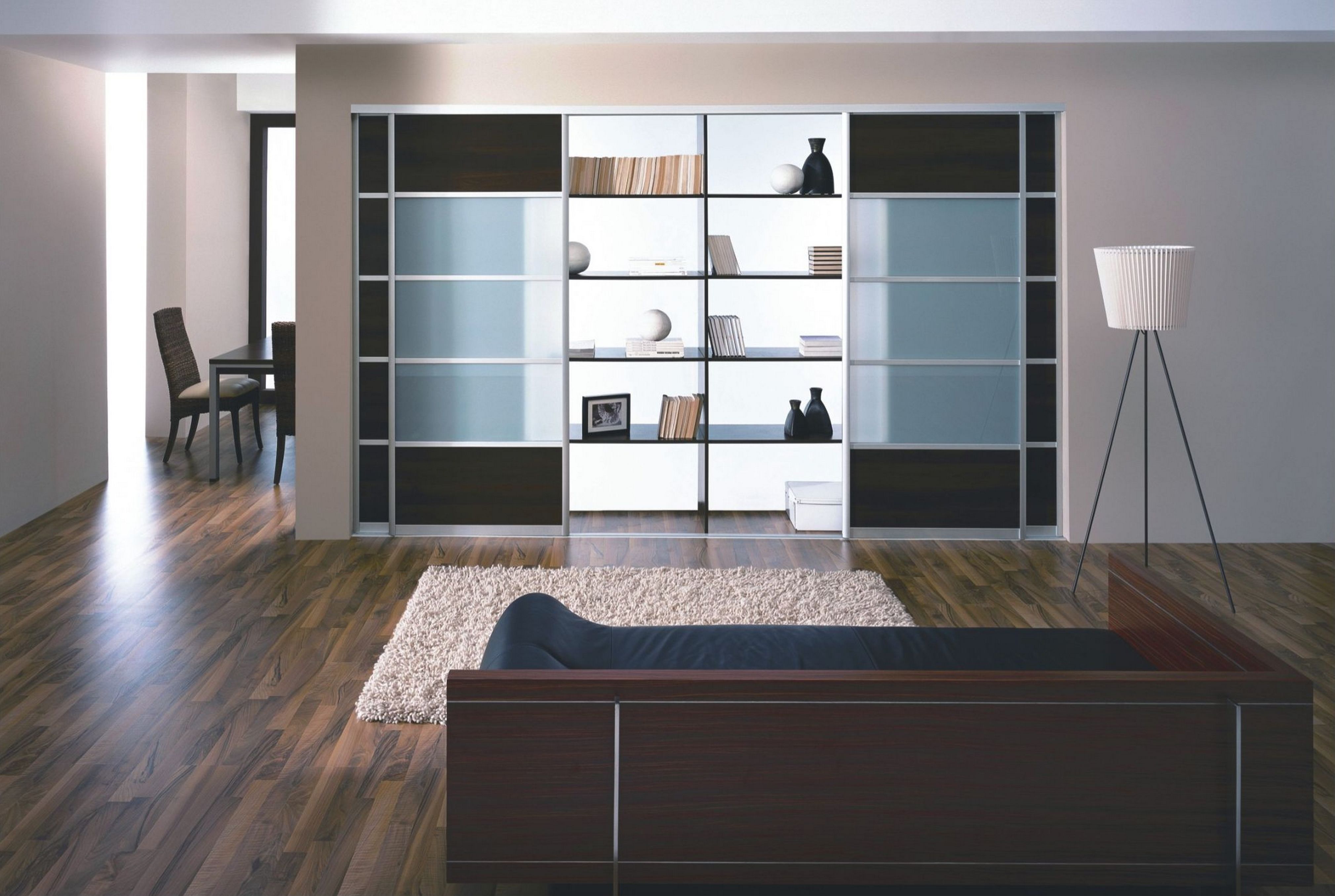 armoire intégrée à l'intérieur du couloir