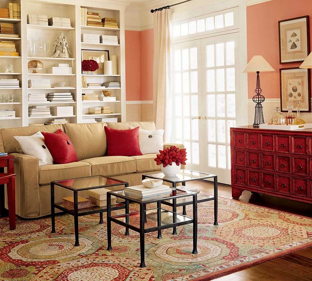 riche couleur bordeaux dans la conception de l'appartement