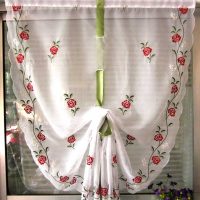 do-it-yourself idea of original decoration of curtains picture