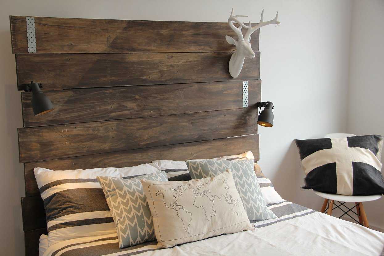 do-it-yourself idea of an original room decor with wood