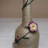 option pour la décoration lumineuse des bouteilles avec l'image de la ficelle