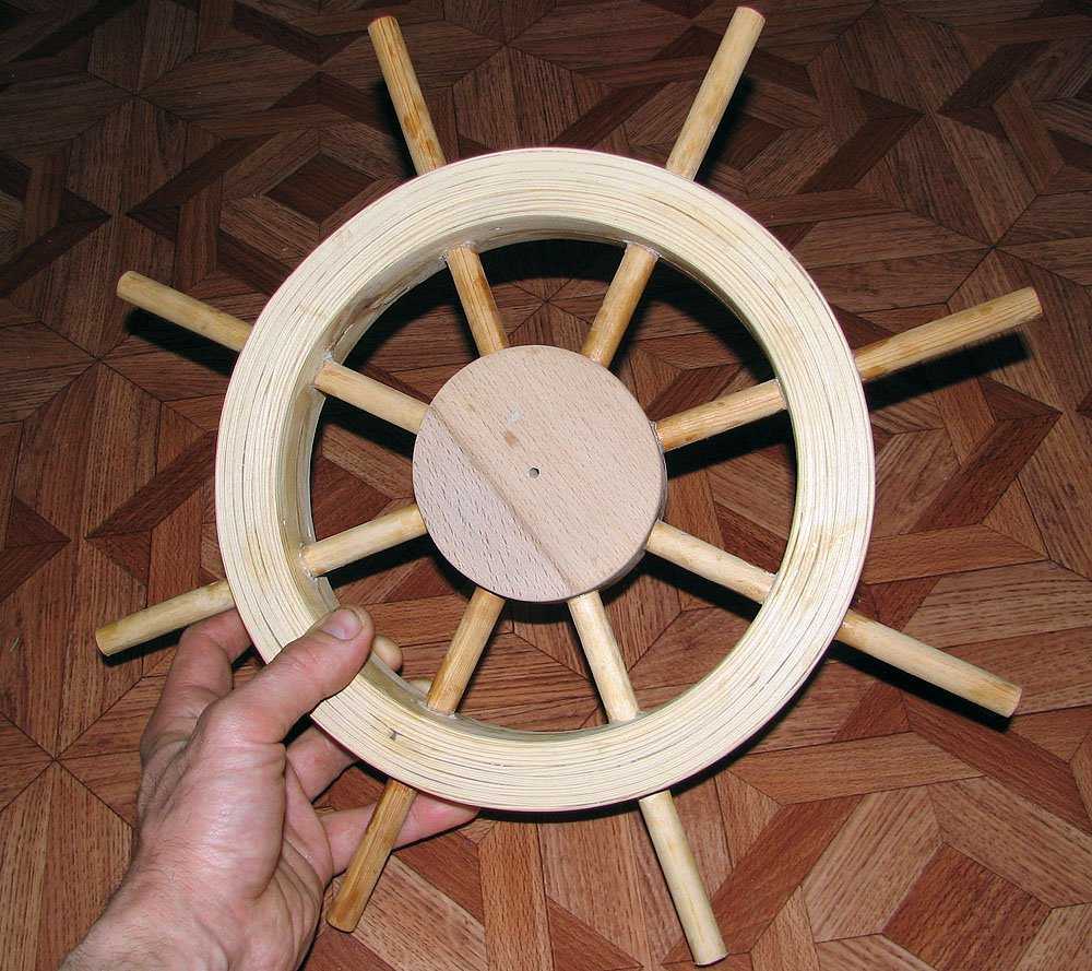 the idea of light decoration of the room with a tree do it yourself