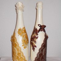 design de bouteille chic avec photo de rubans colorés