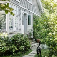 création inhabituelle du décor d'un chalet d'été avec photo factice