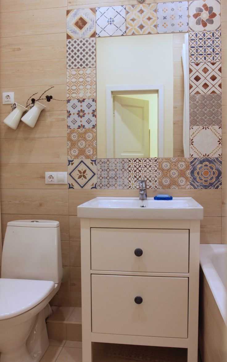 style de salle de bains sombre