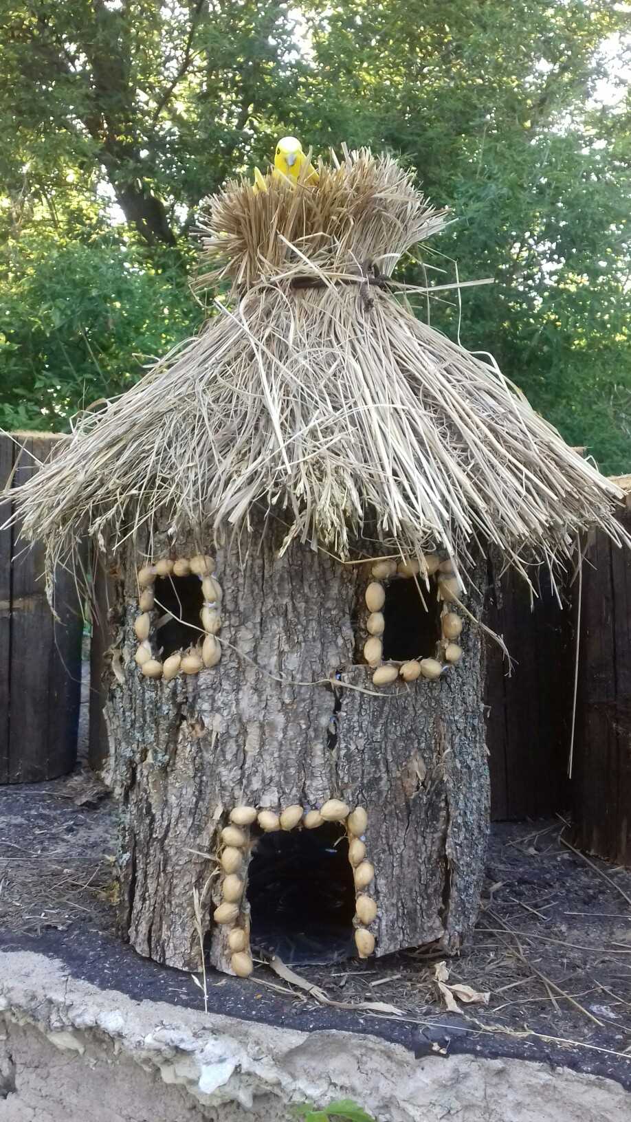 décoration originale d'une maison de campagne avec des moyens improvisés