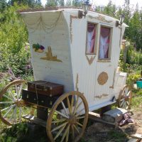 création originale d'un décor d'une maison de campagne en pierre