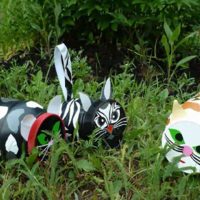 belle décoration d'une maison de campagne avec des fleurs photo