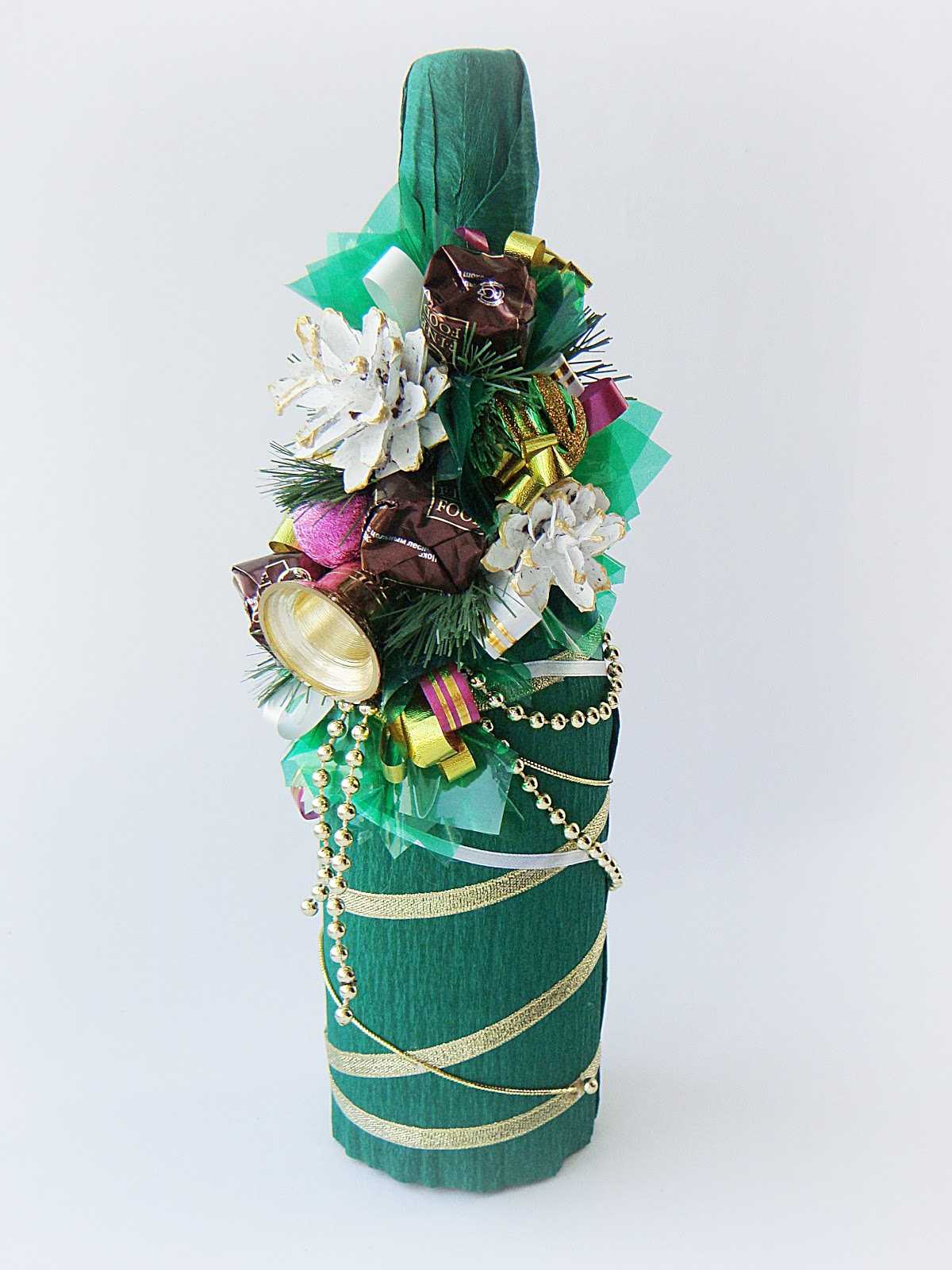 belle conception de bouteilles en verre avec des rubans colorés