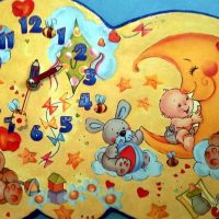 do-it-yourself idea of unusual design of a wall clock photo