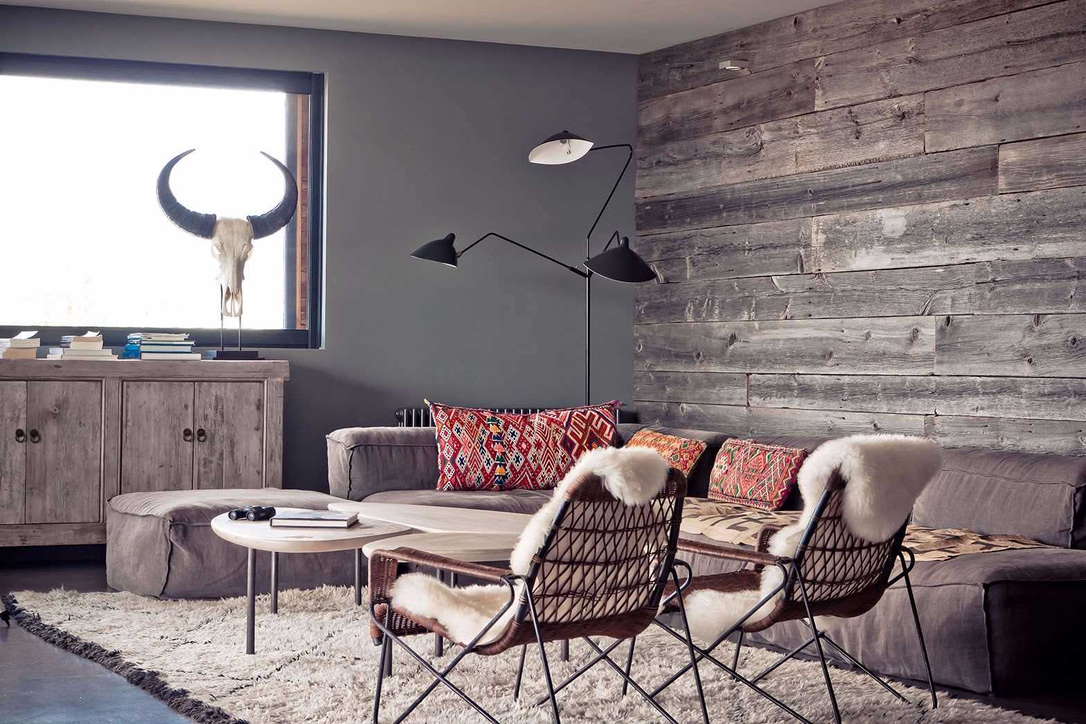 the idea of an unusual style of giving in a tree