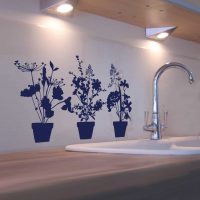 l'idée de la conception originale de la salle avec un motif décoratif sur le mur photo