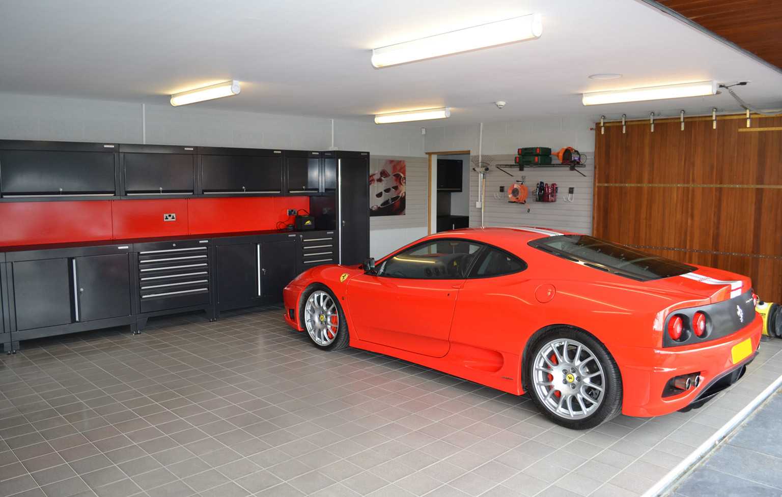 idea of an unusual garage interior