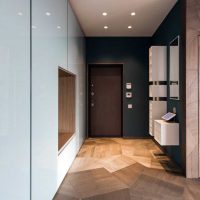 l'idée d'une image colorée de couloir intérieur