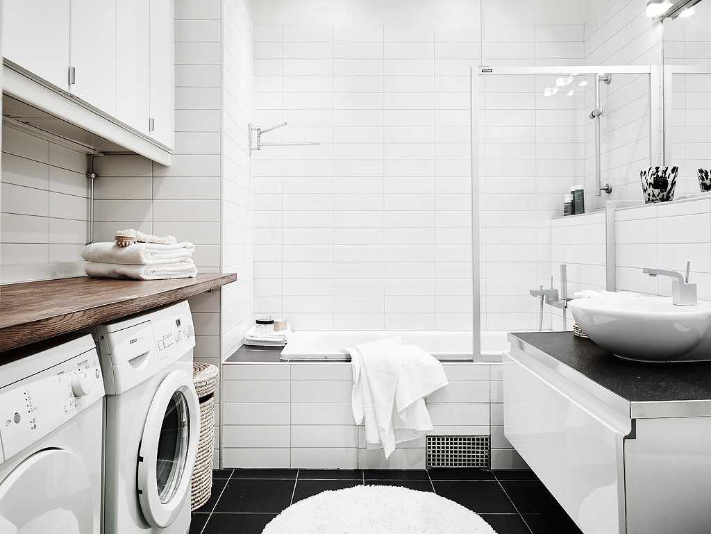 idea of bright design of a white bathroom