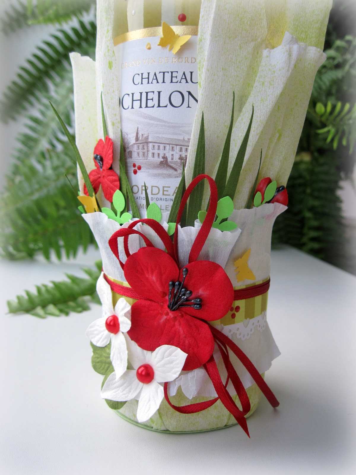 the idea of festive decoration of the interior by March 8