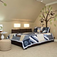 version du décor moderne de l'appartement avec un motif décoratif sur le mur photo