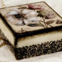 option of brightly decorating caskets picture