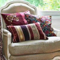 idea of modern decorative pillows in bedroom style picture