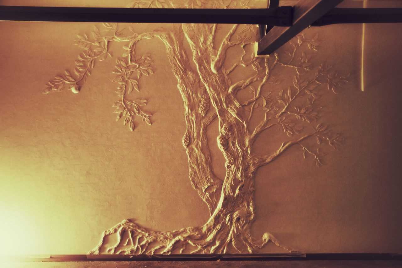 variante du décor original de l'appartement avec un motif décoratif au mur