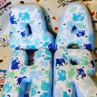 idea of using decorative letters in the style of a bedroom photo