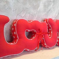 the idea of using decorative letters in the interior of the apartment picture