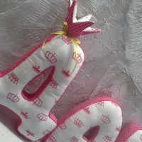 the idea of using decorative letters in the interior of the room picture