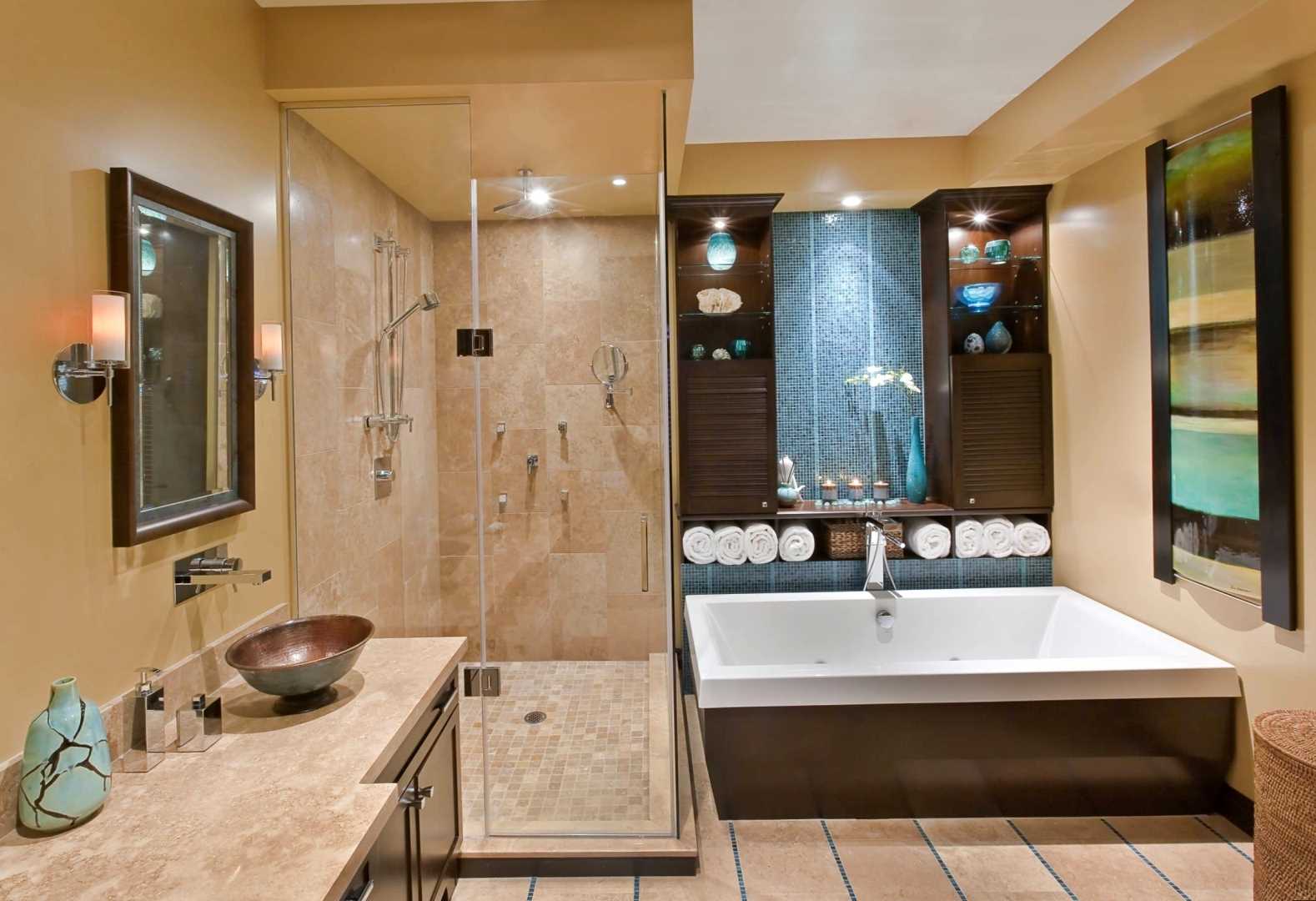 idea of bright design of a large bathroom