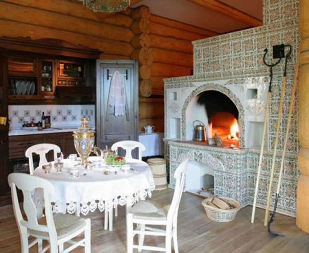 Application de style russe dans un intérieur de pièce lumineuse