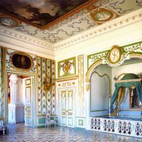 the idea of a bright design of the apartment in the Romanesque style picture