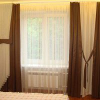 idea of using modern curtains in an unusual design photo room
