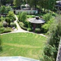 la possibilité d'utiliser de belles plantes dans l'aménagement paysager d'une maison