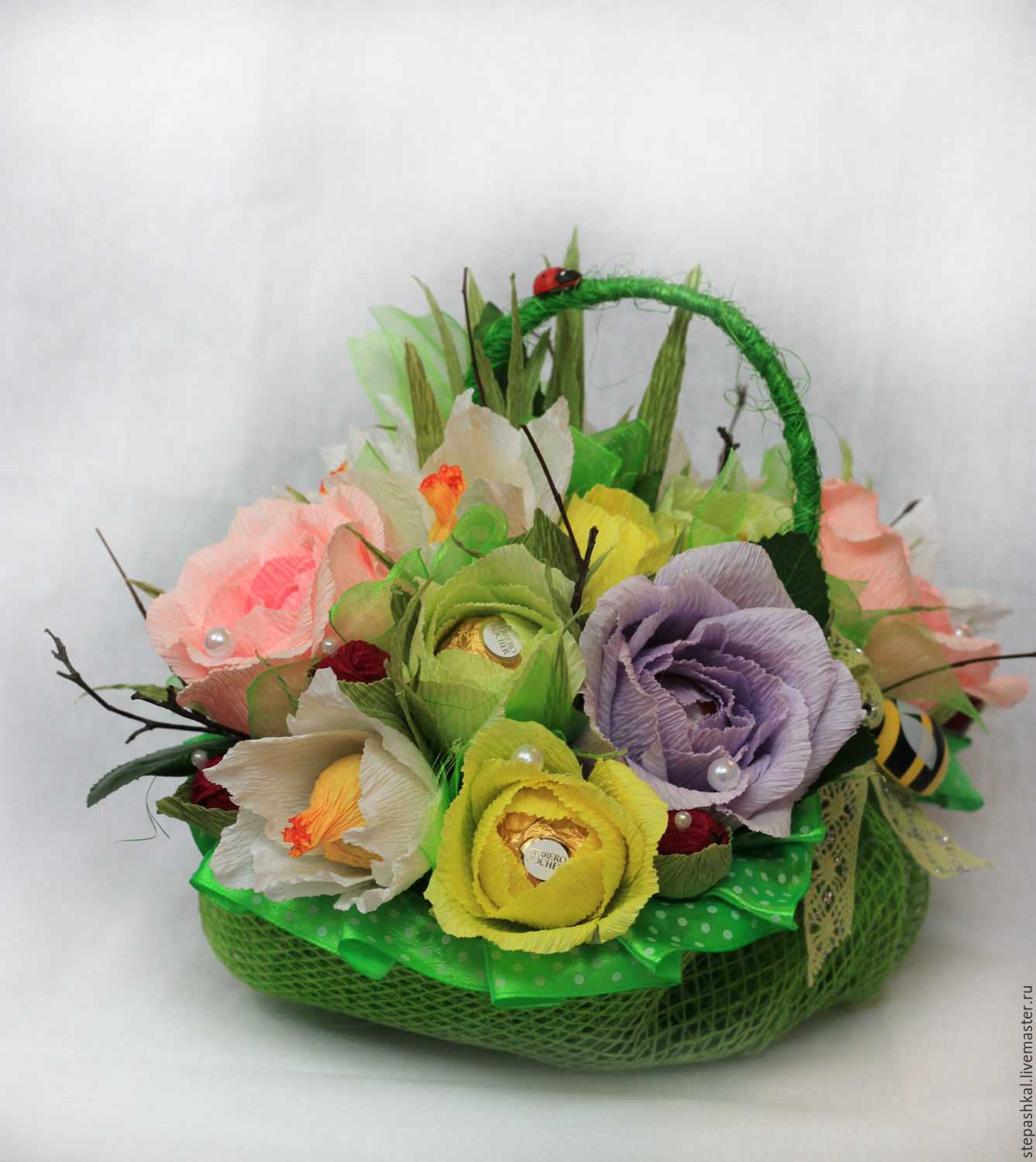 the idea of applying a suite of design in a bright design for a woman