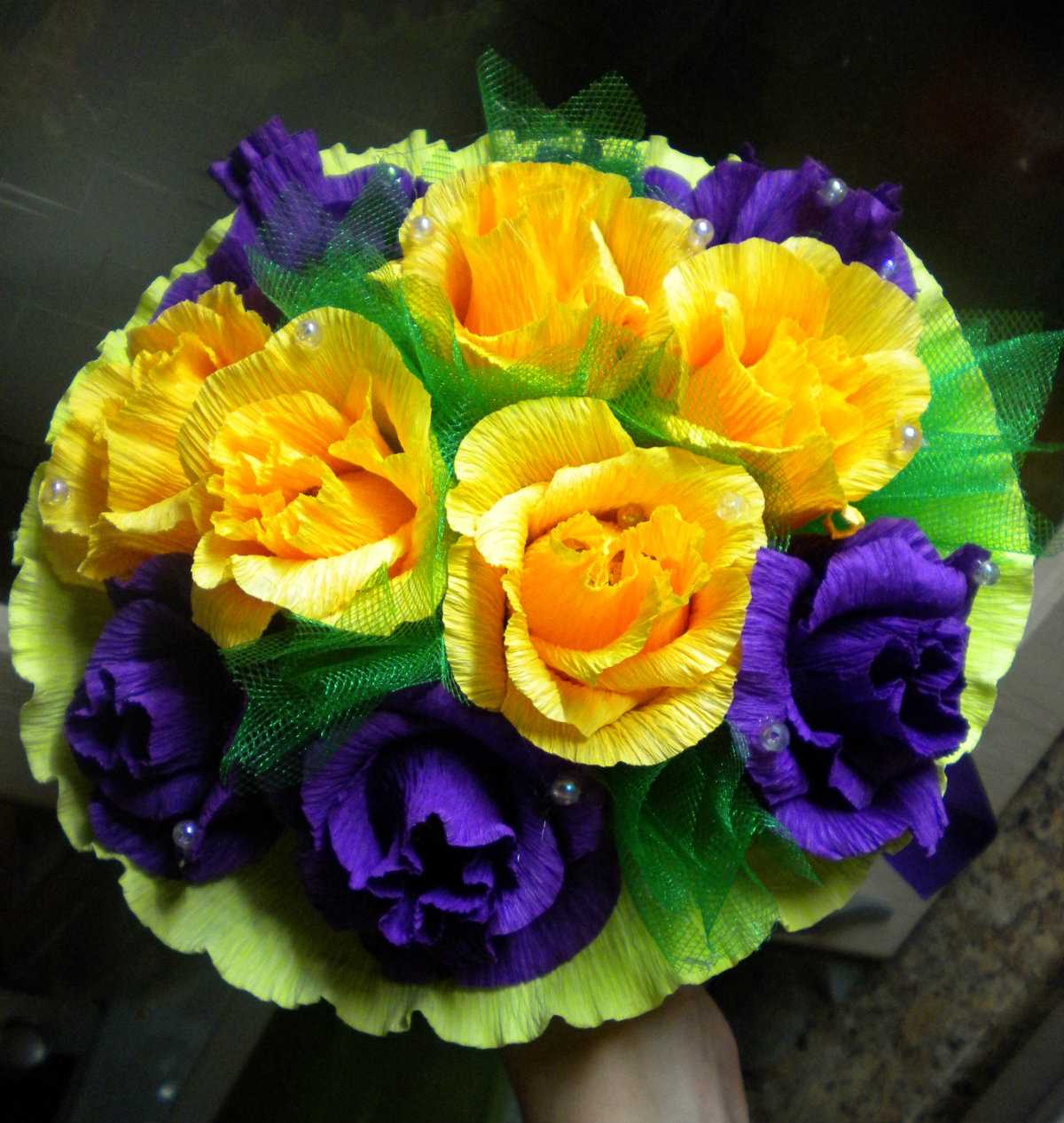 the idea of using a suite of design in a bright style for a woman