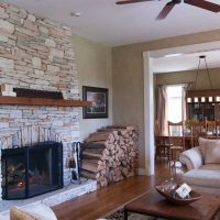 un exemple d'application du style russe dans une image d'appartement intérieur inhabituel