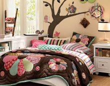 idea of a beautiful bedroom decor in patchwork style photo