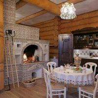 L'idée d'utiliser le style russe dans une image de conception de pièce lumineuse