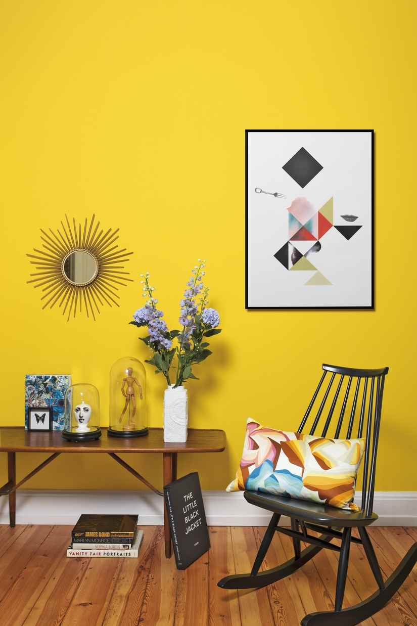 the idea of using bright yellow in room design