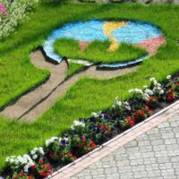 la possibilité d'utiliser des roses claires dans la conception de l'image de la cour