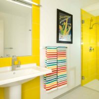 the idea of using bright yellow in the design of the apartment picture